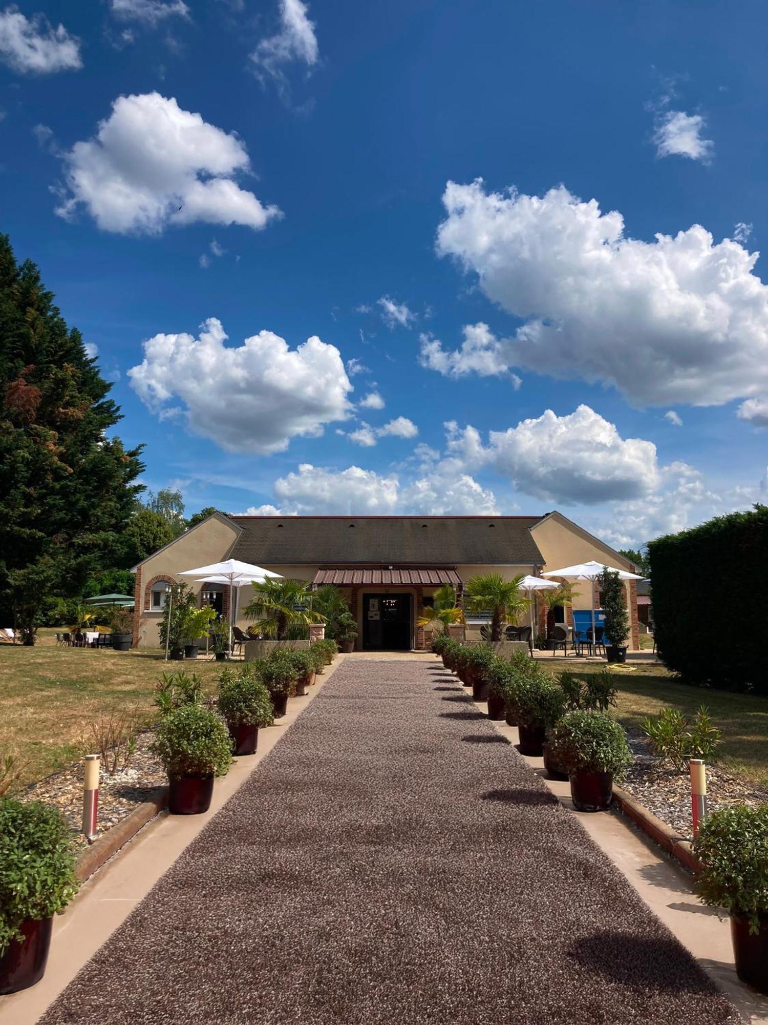 Hotel - Domaine De La Blanchardiere - Le Mans Change  Екстер'єр фото
