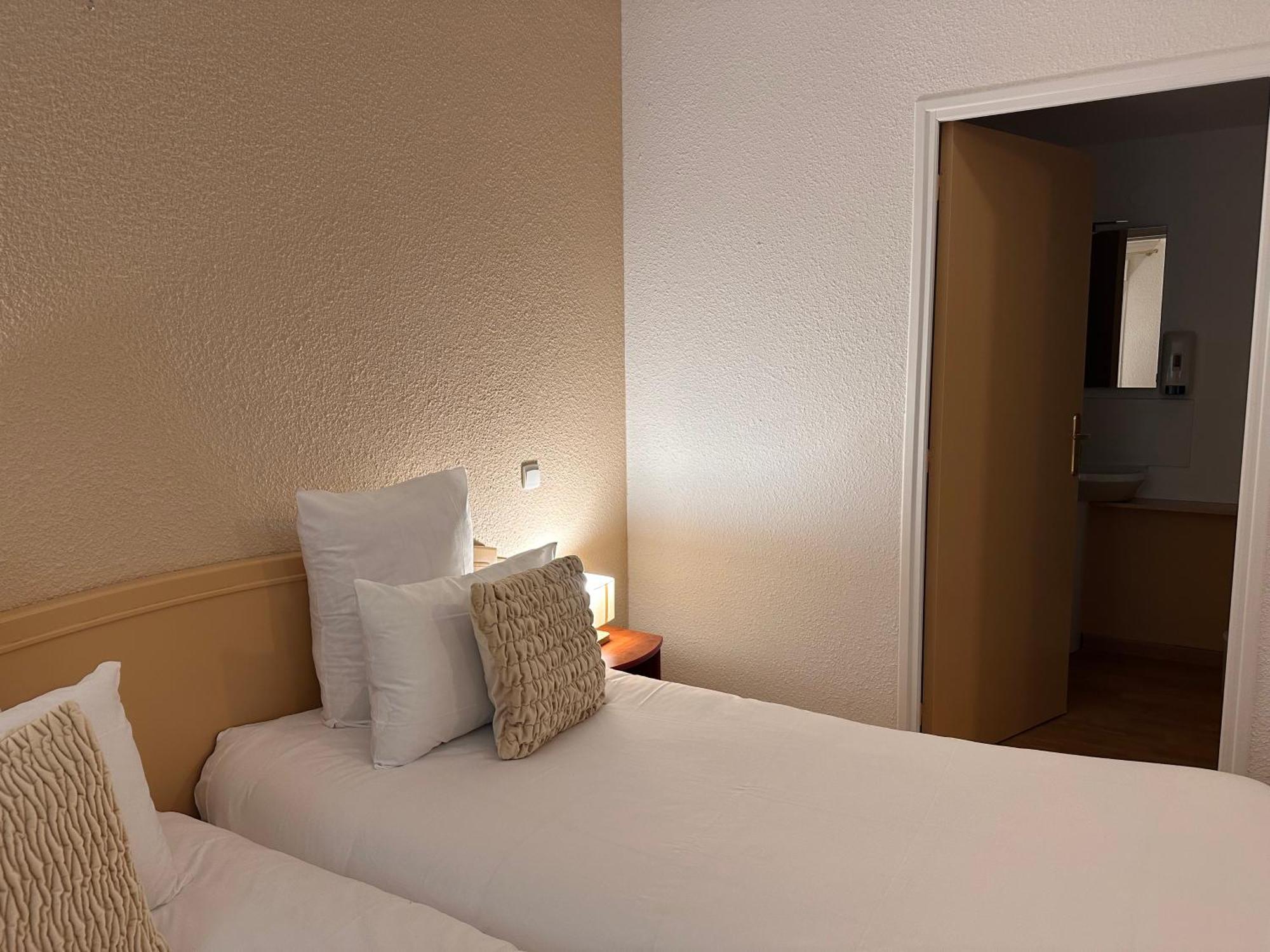 Hotel - Domaine De La Blanchardiere - Le Mans Change  Екстер'єр фото